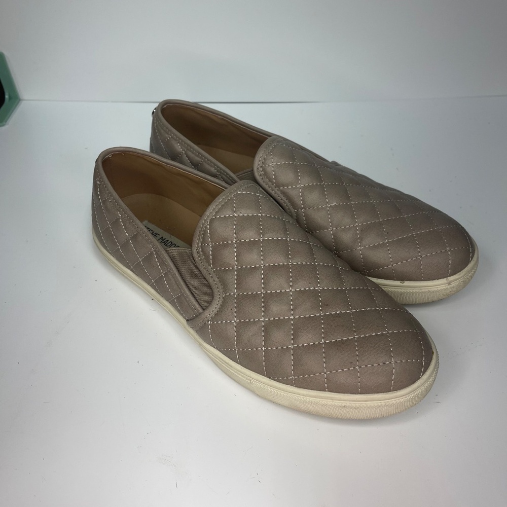 Steve Madden Quilted Slip-On Sneakers Women’s Size 11 Taupe - Picture 4 of 9